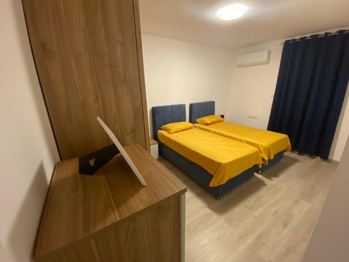 Modern Apartment With Large Outdoor Area - Sleeps 7, Close To Malta International Airport Luqa Ngoại thất bức ảnh
