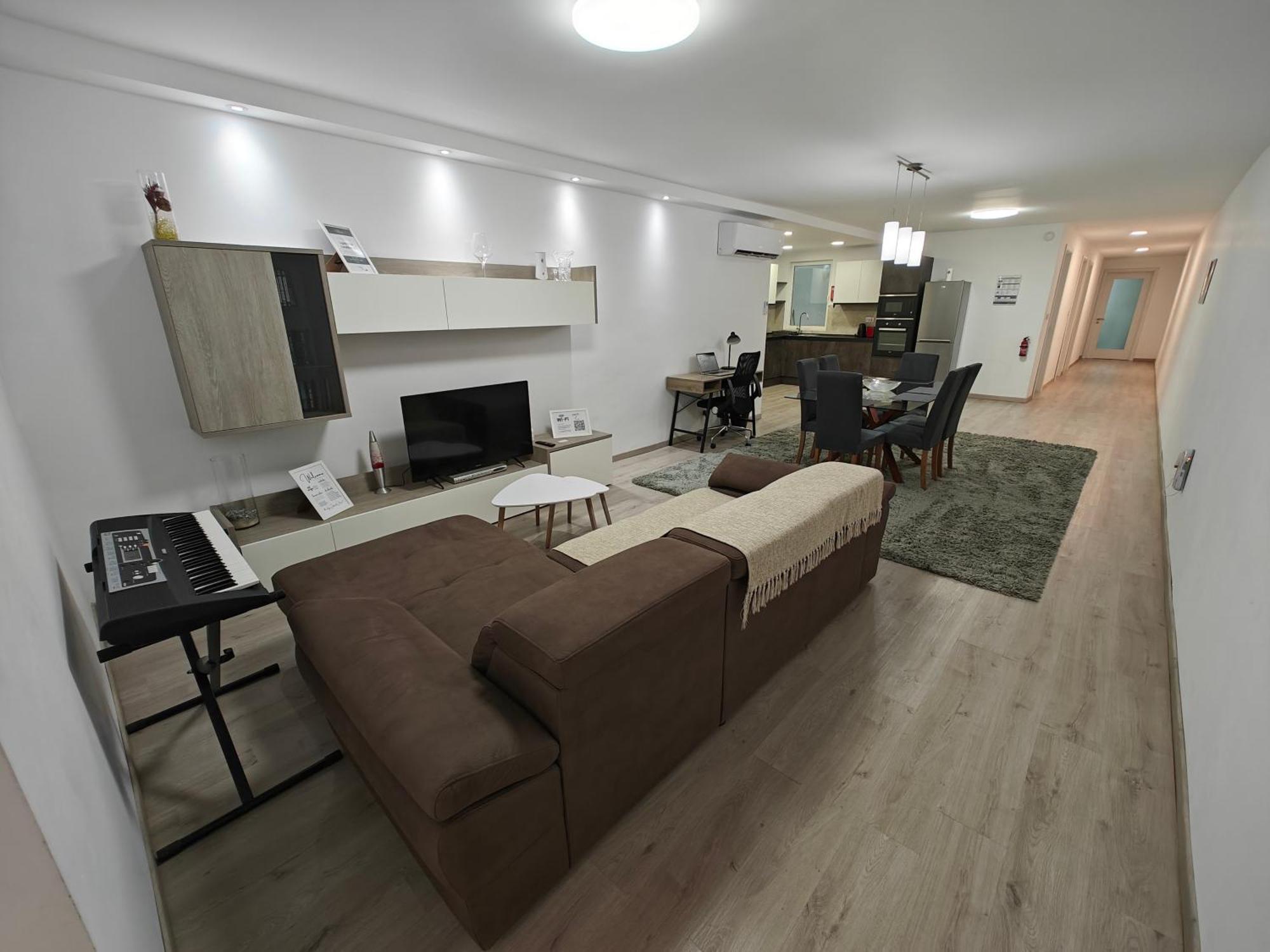 Modern Apartment With Large Outdoor Area - Sleeps 7, Close To Malta International Airport Luqa Ngoại thất bức ảnh